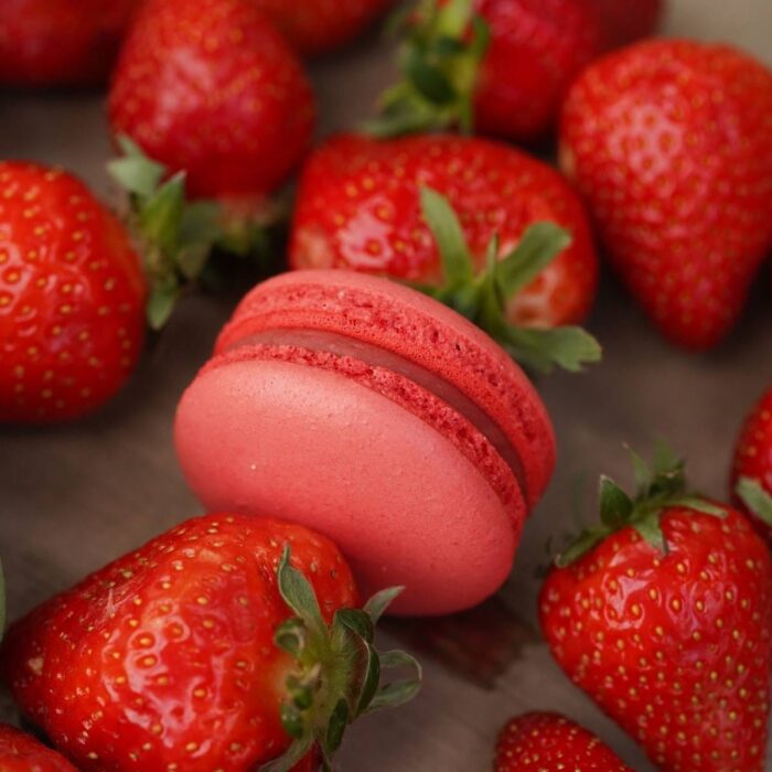 Cutie Macarons – Strawberries Picnic 36 buc - imagine 4